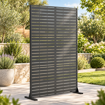 Paravent Balcon anthracite à lamelles au jardin